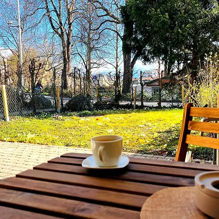 Central12 - Free Parking アパート