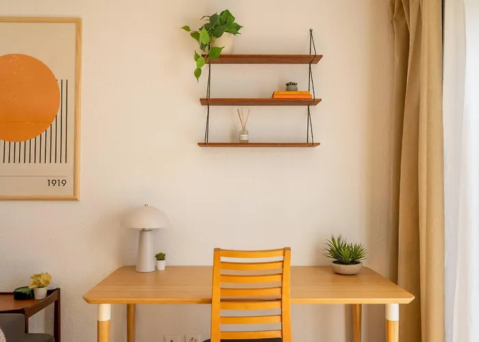 Central12 - Free Parking