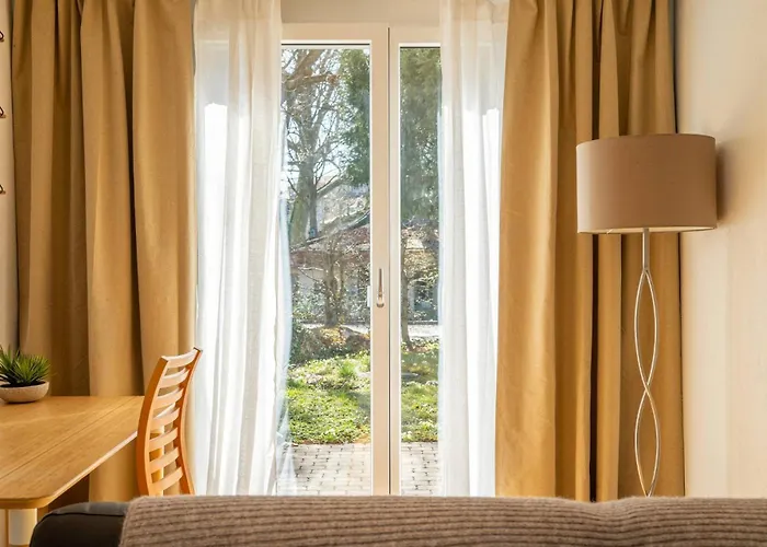 Central12 - Free Parking 툰